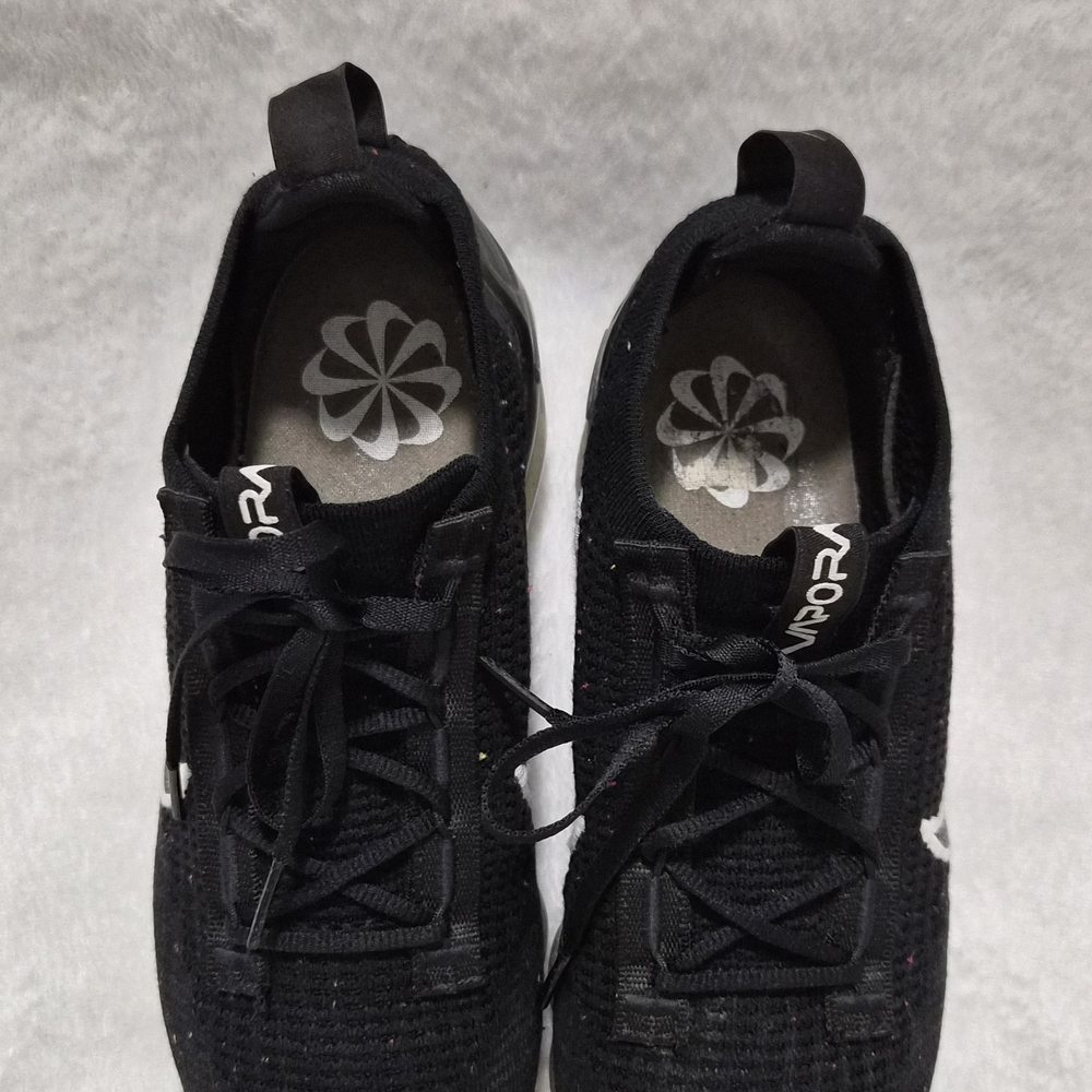 Nike Black Athletic Shoes - Picture 4 of 6